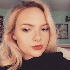 Meet your Posher, Mia